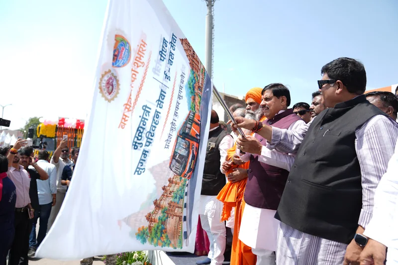 मुख्यमंत्री डॉ. मोहन यादव ने महाकाल लोक से पीएम ई-बस सेवा एवं उज्जैन दर्शन सेवा का शुभारंभ किया स्वयं भी बस…